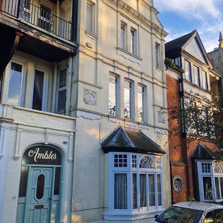 Ambles Bed and Breakfast Northampton Exteriör bild
