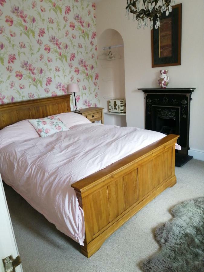 Ambles Bed and Breakfast Northampton Exteriör bild